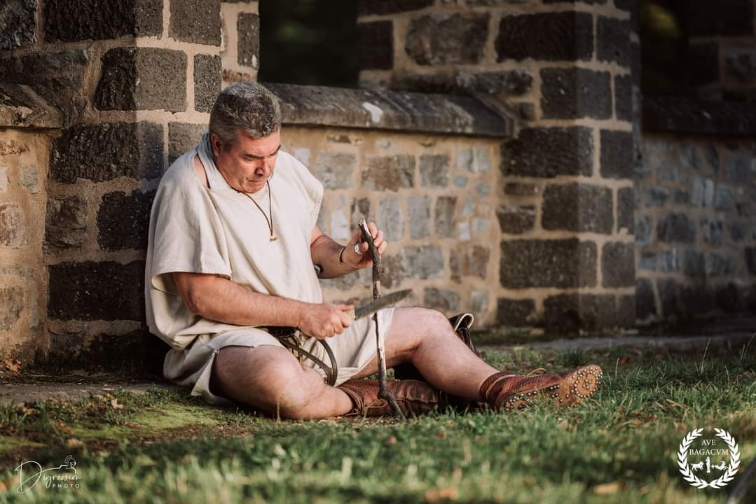 La retraite du soldat sous l'Empire, un Thread.

Après un service de minimum 20 ans (variable en fonction des périodes) le légionnaire pouvait quitter la légion. Il y a peu de façons de sortir de la légion. 
1/14