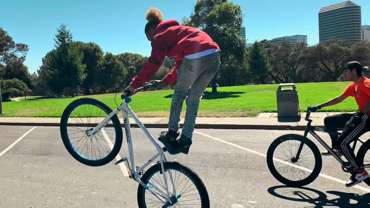 De kaartverkoop voor het International Cycling Film Festival is gestart! Je vindt de tickets bij de filmspecials van @delievevrouw Mogelijk gemaakt door <a href="/Samen_Opfietsen/">Samen Opfietsen</a> en Just Pedal Bikeshop 🎥 #keistadfietsfestival #fietsfilmfestival #fietsfilms #fietsplezier #fietsinspiratie