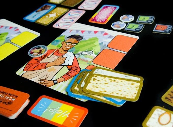 BoardGamerSteph's tweet photo. The Great British Baking Show Game from @ravensburgerglobal! Real-time pattern game to play cards in certain formation to claim the victory points. Super light game and fun for the fans of the show. #thegreatbritishbakingshow #ravensburger #bgg #Allthegames #newgames #realti… https://t.co/fbFuxbSWhV