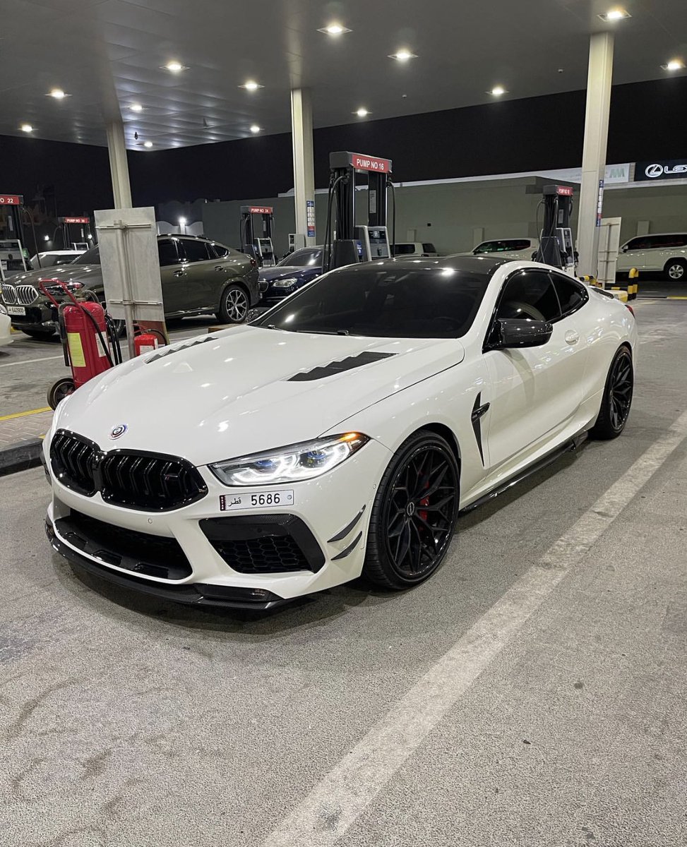 carpxrnpicx's tweet photo. BMW M8 Competition https://t.co/VEFyQUwwUA