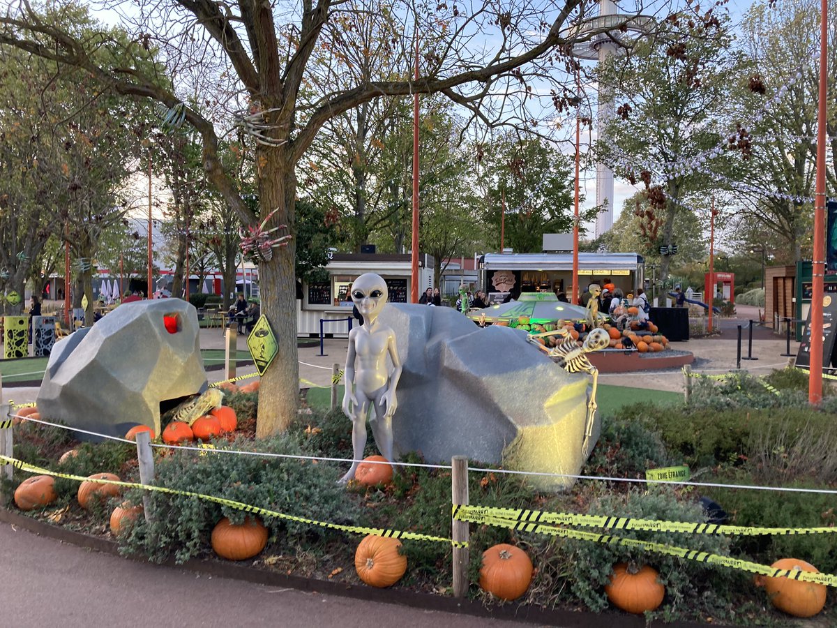 MathildeLcz1's tweet image. Retour improvisé pour Halloween 😍
Merci @cedric_girardin 
@futuroscope