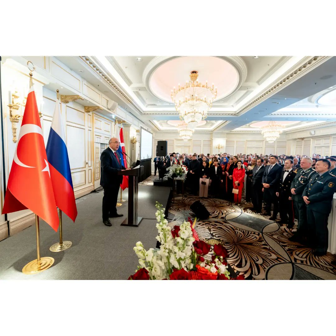 TC_MoskovaBE's tweet photo. Cumhuriyetimizin ilanının 99. yılını Moskova’da coşkuyla kutladık. Bu özel ve anlamlı günde coşkumuzu paylaşan vatandaşlarımız, Rus dostlarımız ve kordiplomatik mensuplarına  teşekkürlerimizi sunuyoruz.

Cumhuriyet Bayramımız Kutlu Olsun! https://t.co/HNvWhVQoIS