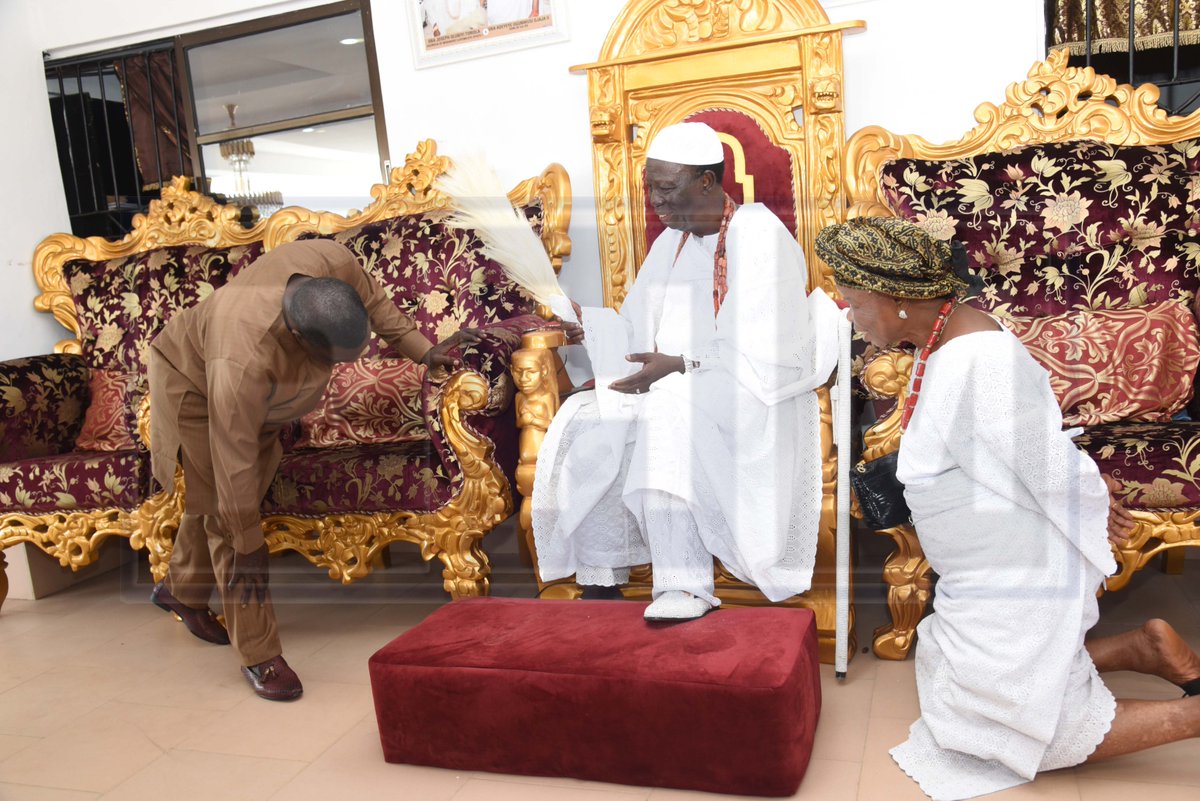 prophethezekiah's tweet photo. My Courtesy visit to HRM OBA JOSEPH OLUBIYI TORIOLA (AJIBISE OGO 1), THE OGUNSUA OF MODAKEKE. Long Live the King.
#prophethezekiah
#modakeke
#osunstate
#stayhappening
#PHMedia https://t.co/YYE1et4pbx