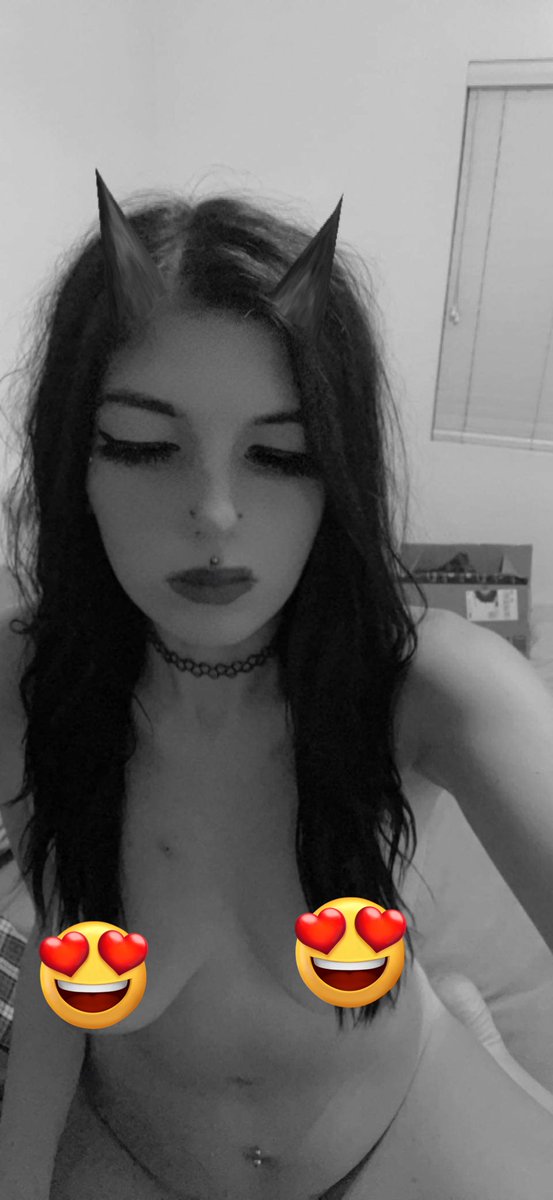 DACICI97's tweet photo. Late night and horny 🥵🤫😩 cum have fun with me 😘 SC: playboii_ceecee #sellingcontent #buyingconent https://t.co/WRtrj2W2rd
