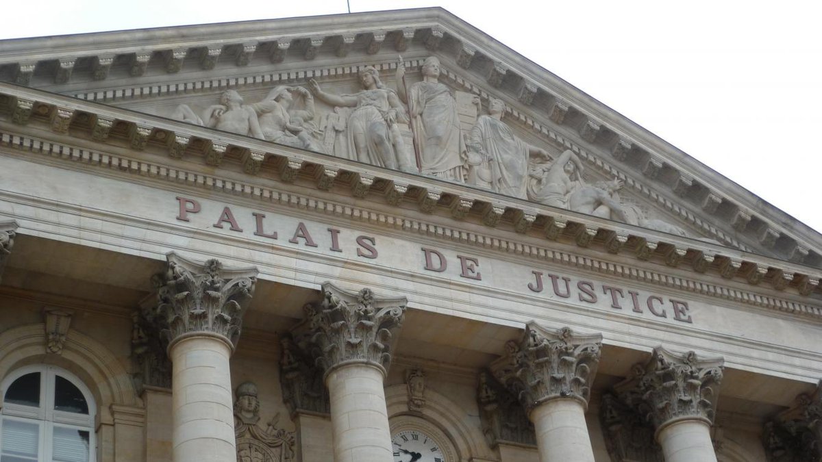 CourrierPicard's tweet image. Flixecourt : l’amoureux éconduit est passé du harcèlement aux violences courrier-picard.fr/id356663/artic… #Flixecourt #Amiénois #Somme #FaitsDivers #Justice