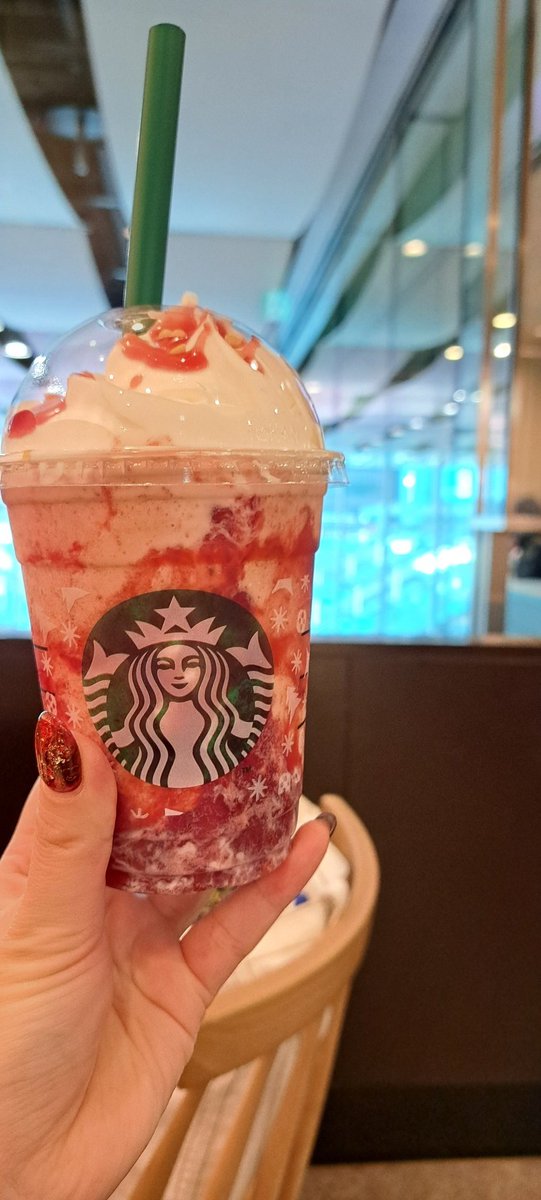 skskingprince's tweet photo. 走ったから汗かきながら飲んだよ🍓❤︎笑

おいひい❤

@kpsho__0129__ https://t.co/h5cFnL0MqF
