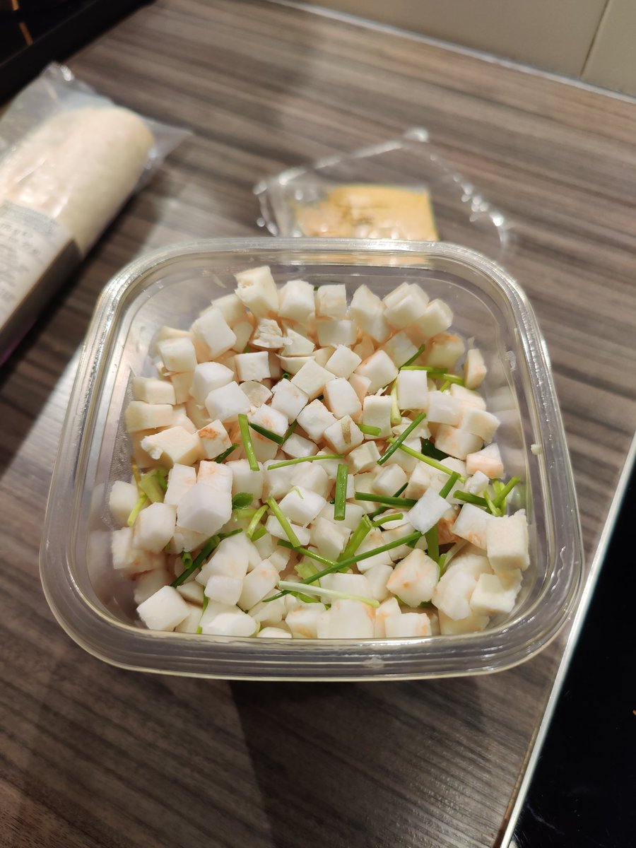 'Hou de bieslook apart.' Top man.