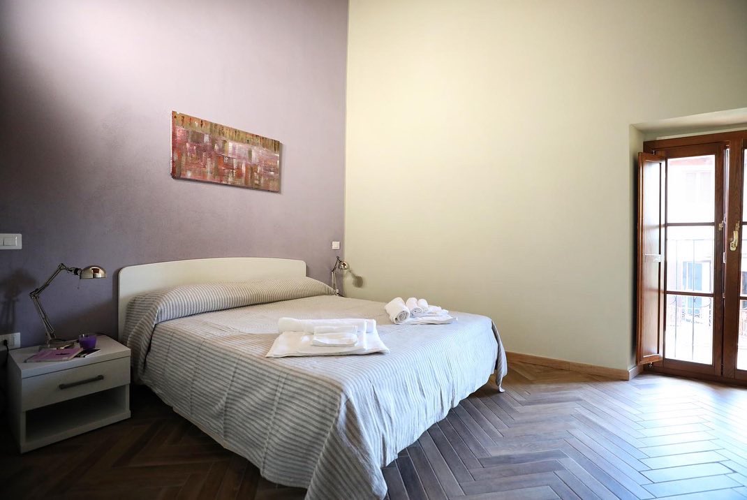 sciarrettagl's tweet photo. La bottega del ciabattino, chiusa da anni, riprende vita e diventa un Ostello della Gioventù. 

Succede a Configni (Rieti) grazie al lavoro fatto con il Comune e  l'associazione giovanile 360.

Un’opportunità di rilancio del territorio e lavoro, con i #giovani al centro! https://t.co/PCW3DE7Eh4