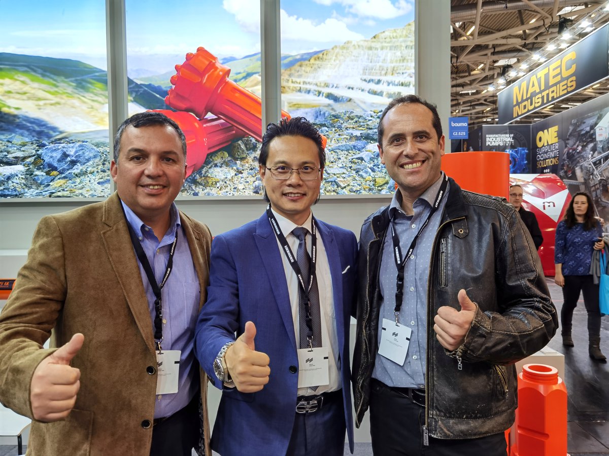 Imachinemall's tweet image. Despite China's strict control over the epidemic, our general manager, Mr. Jason, participated in this year's German Bauma Exhibition, the world's top engineering machinery exhibition, and achieved a lot. Be proud of your courage!#imachine #usepumptruck #drillmaster