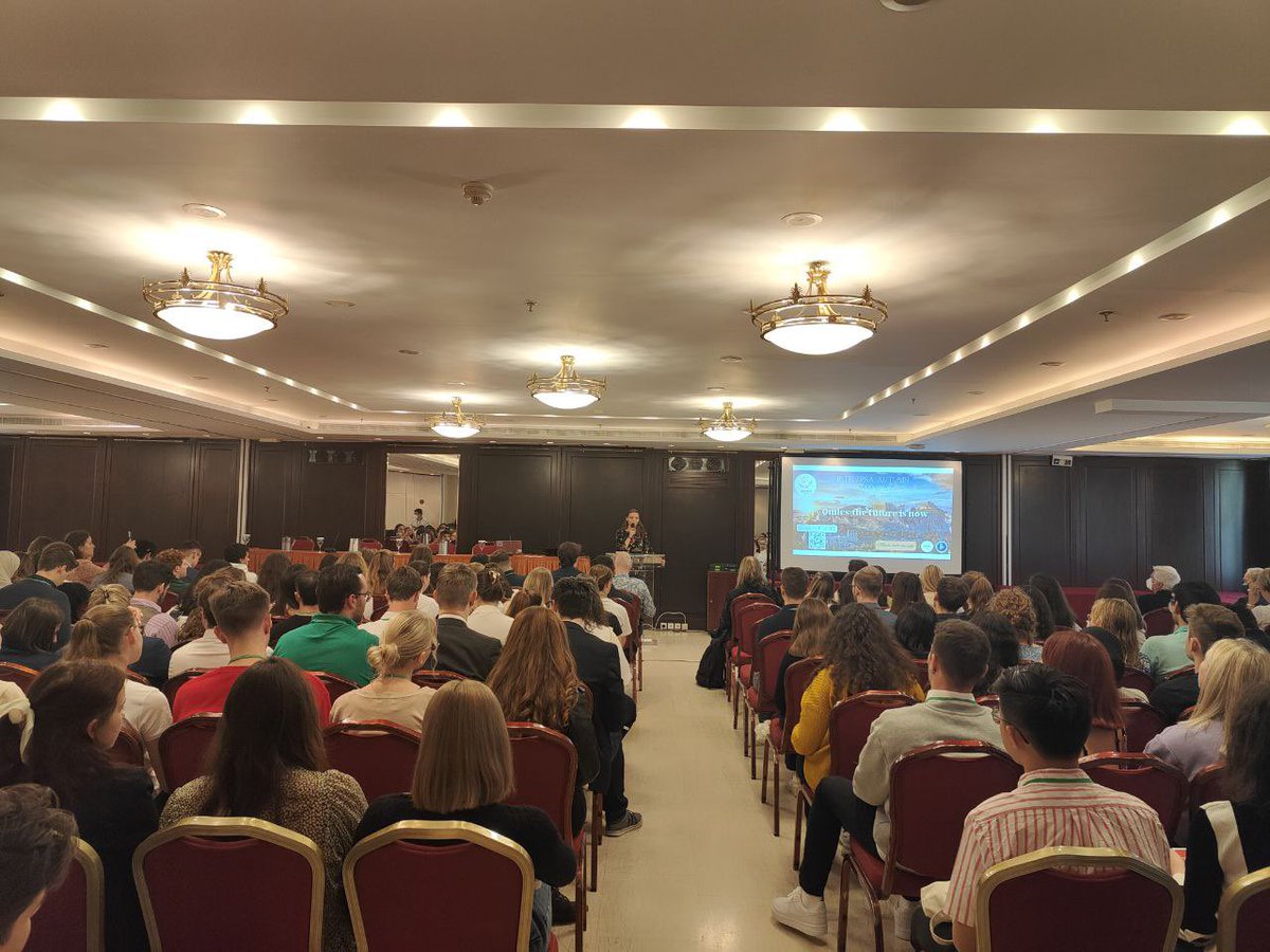 EPSA_Online's tweet photo. #AA2022 | Our Vice President of Education Katarzyna Dabrowska is opening the first day of #Symposium🗣

The Educational Programme of this Congress gives the participants the opportunity to gain knowledge about the recent developments in #omics technologies. https://t.co/hZTpw8Xvc3
