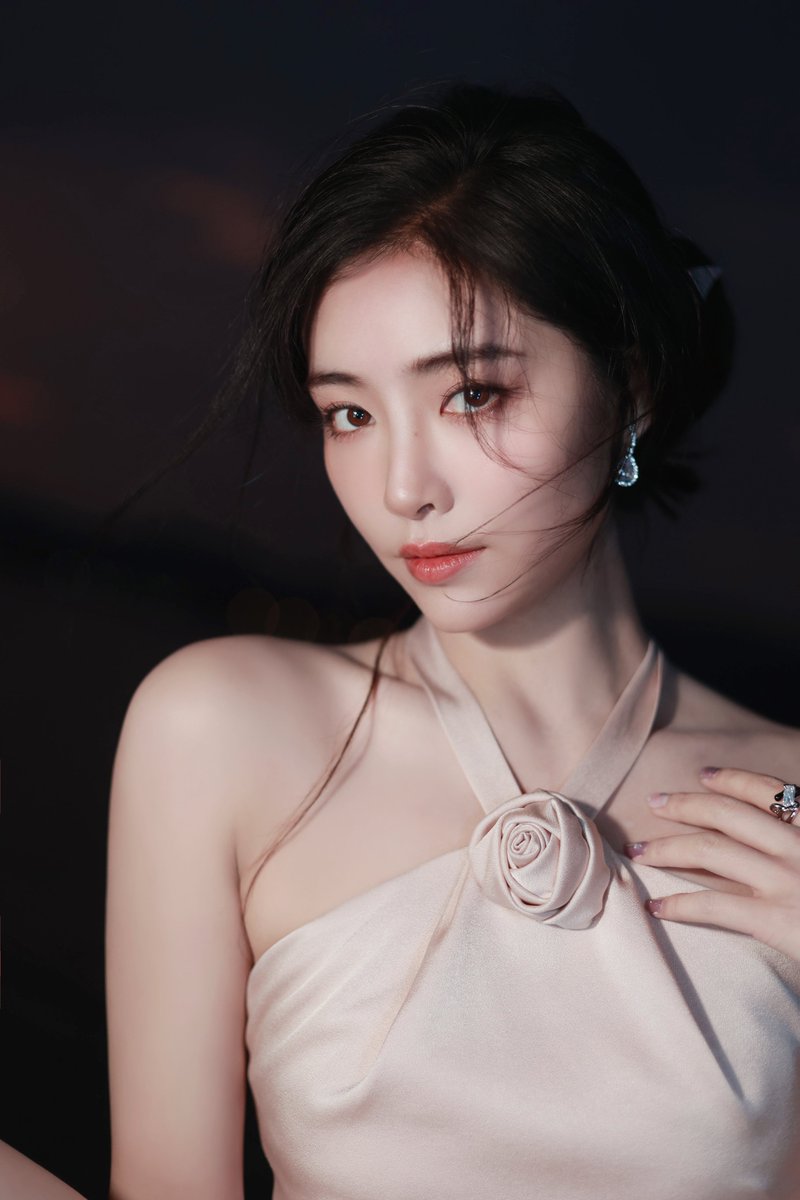 dramaskfan's tweet photo. #XuJiaQi para o livestream da Kuyura.
Mais fotos: https://t.co/klHrcOP1CR
#许佳琪 #KikiXu #TheFlowersAreBlooming #LegendOfYunXi #ParallelLost #TheBloomsAtRuyiPavilion #cdrama #dorama https://t.co/J9fuWs7HKu