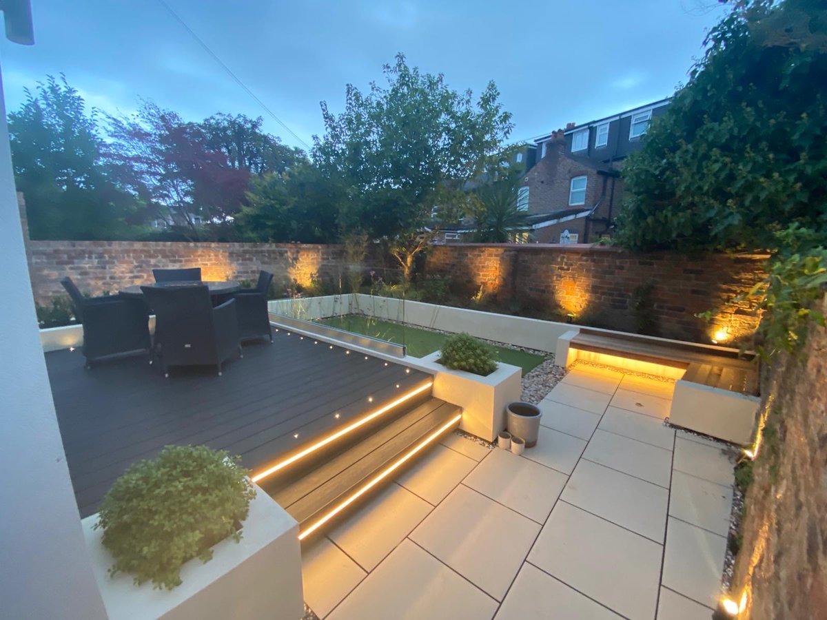 GardenMagicUk's tweet photo. Contemporary garden just finished ion Manchester, garden on two levels with neat clean lines. #gardendesign #thetvgardeners #loveyourgarden https://t.co/AAPtNWKAgv