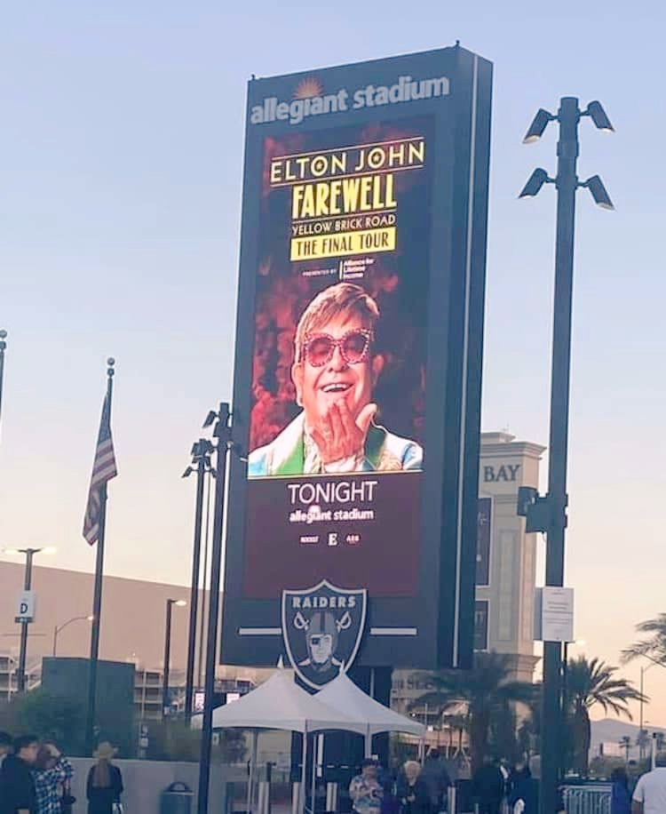 loubrownlee's tweet photo. I am a blessed man! Another great evening with my #TSU baby! She wanted to see Elton again so we met in Vegas for another stop on the Farewell tour. #GirlDad #FYBR #EltonFarewellTour https://t.co/Op2G2U1t64