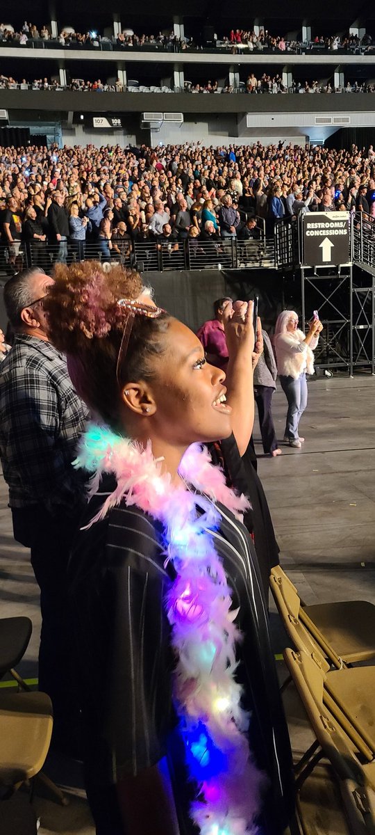 loubrownlee's tweet photo. I am a blessed man! Another great evening with my #TSU baby! She wanted to see Elton again so we met in Vegas for another stop on the Farewell tour. #GirlDad #FYBR #EltonFarewellTour https://t.co/Op2G2U1t64