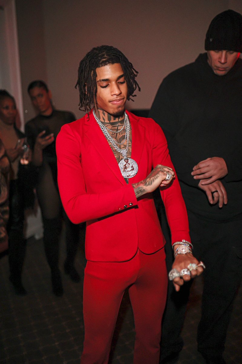 Wayne tweet media