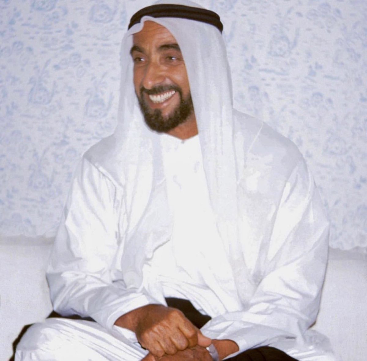 Sheikh Zayed Bin Sultan Poems tweet media