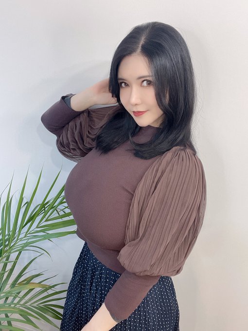 艶のあるネイビーブラック
今すっごい人気カラーだよ??

Peeps&suu
https://t.co/1HAf1SZhKa
代表　武田さん@ashitanoryo777 https://t.co/5