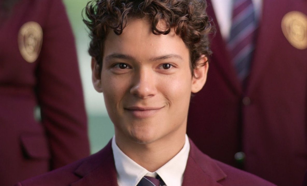 inlauvperry's tweet image. If Netflix doesn't announce Young Royals Season 3 I'm not responsible for the person I'll become #YoungRoyals2