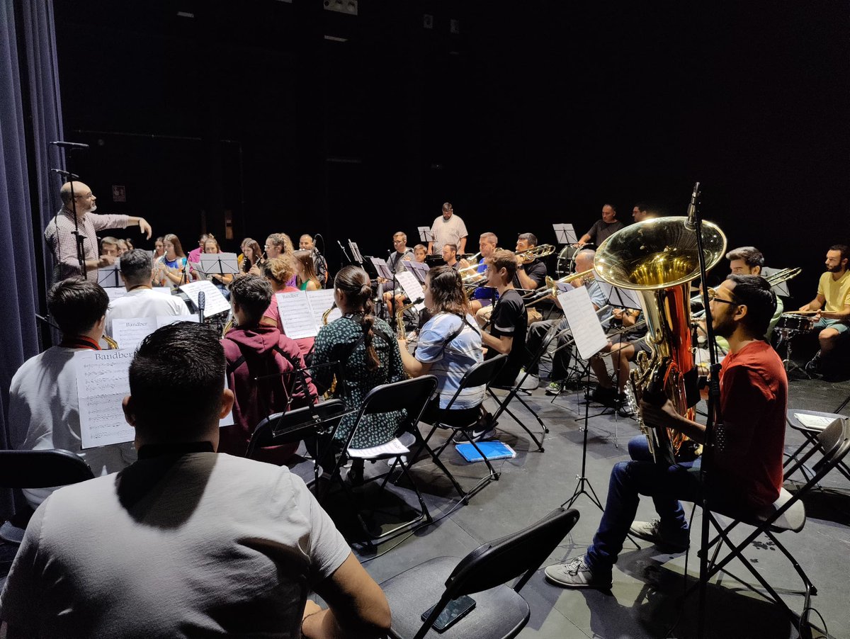 💽 En el día de ayer concluyó la última sesión de grabación de nuestro primer trabajo discográfico propio

El disco inició su andanza a final de 2019 y, con pandemia mediante, por fin verá la luz durante los primeros meses de 2023

#BMMB #Recordingstudio
#Music #Pasodoble #Sacra