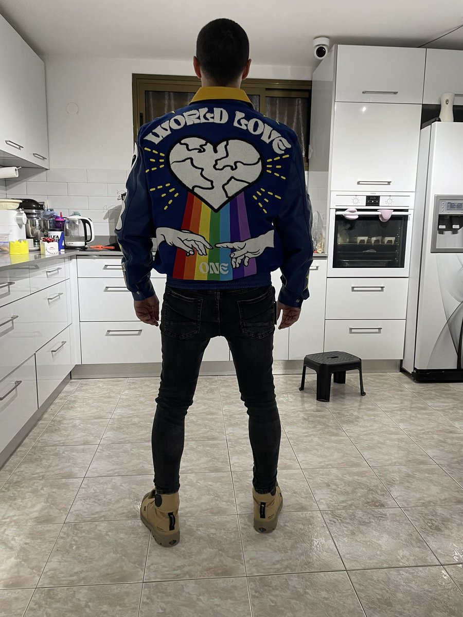 Want a project that REALLY takes care of its holders?
<a href="/NotNASAbro/">NOTACompany</a> 
just got this AMAZING Jeff Hamilton jacket.. (1 of 25) best thing I ever got in the NFT space..
this is not the first thing we got and surly not the last..
Domingo and the team, you guys are amazing.