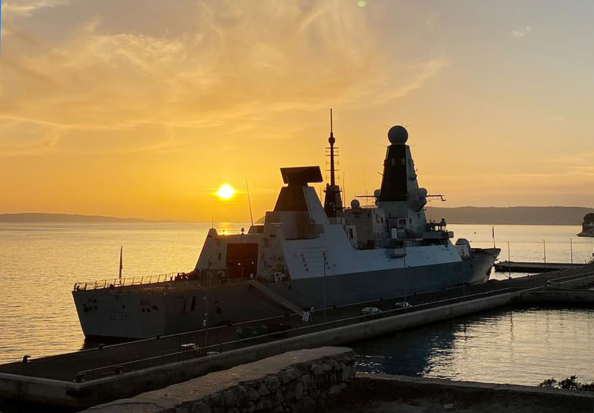 .@HMSDefender sunset. Split, 🇭🇷Croatia. #UKResponseGroup #Achillean Via W. Lynch