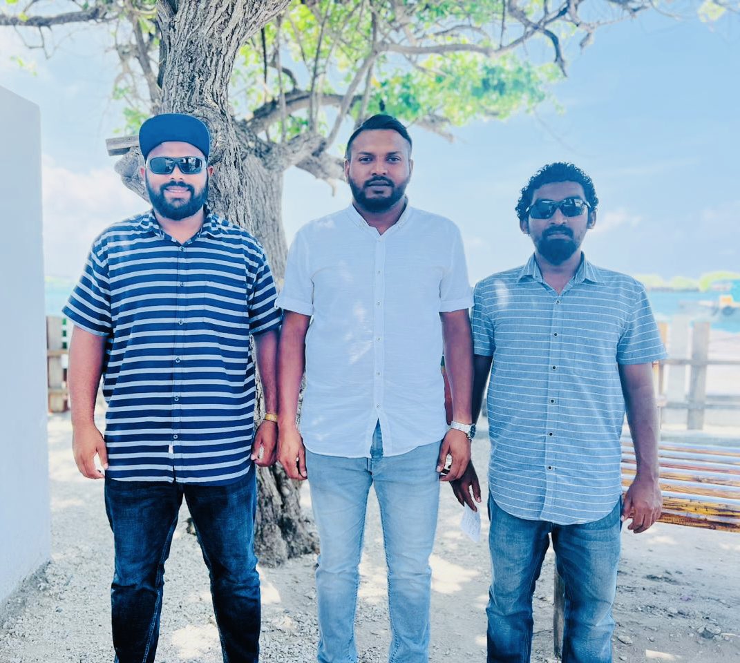 shaheed_ibrahm's tweet photo. #TeamRY Gemanafushi Dhaairaa ah . Allah ge Thanavas Rahumathun Gemanafushi Dhaairaain Full Majority Raees @prz_ymn Ah Hoadha Dheyn Huvadhoo Fahuruveri Dharin Thibee Thayyaara
@ProgressPartyMV 
#RY2023 https://t.co/eZEvOsvY2I