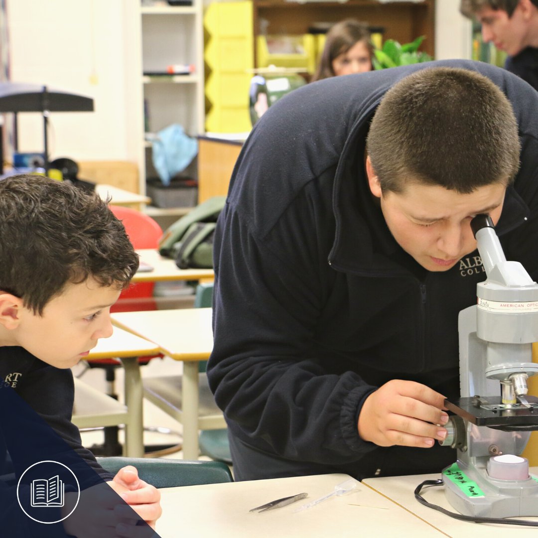 AlbertCollege's tweet photo. The best way to learn... is with a buddy! 

The Grade 10 Science class invited the Grade 5s and 6s to learn how to create a wet mount slide, and inspect under a microscope 🔬

#albertcollege #everystudentisanAstudent https://t.co/NmJN23BZgS