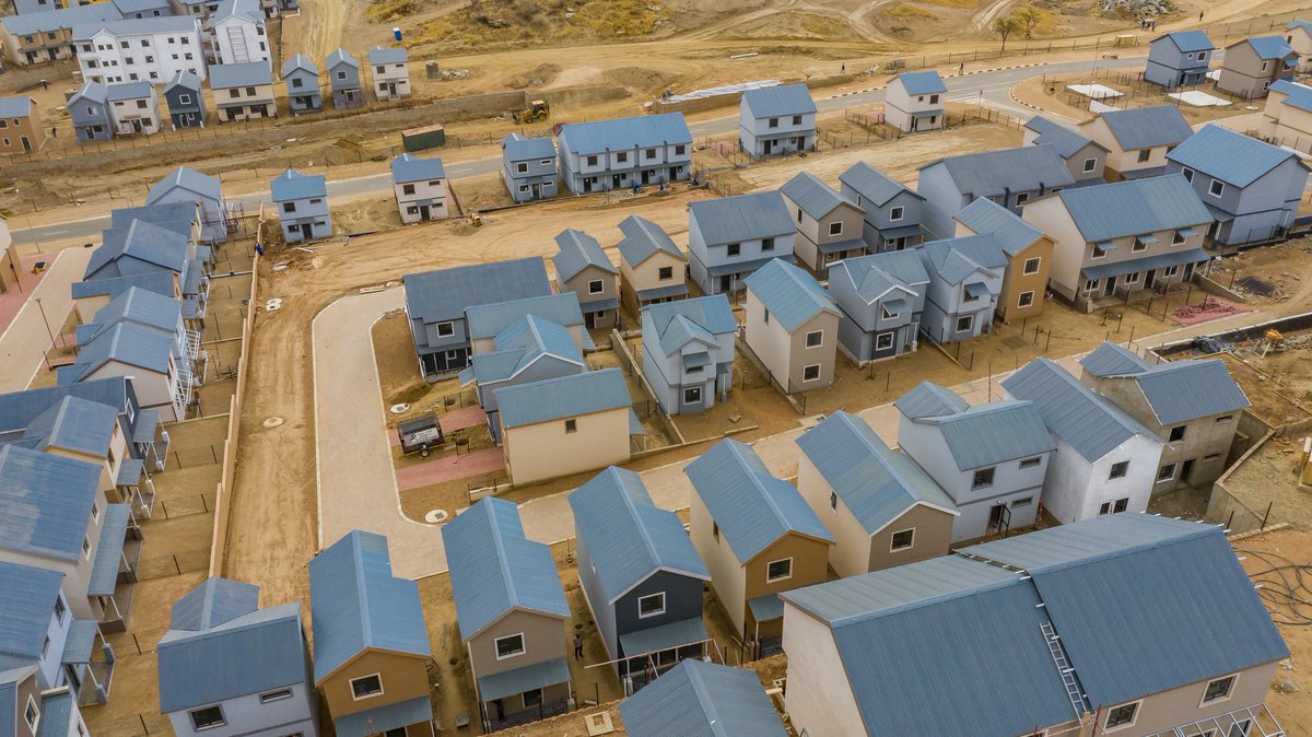 OngosV's tweet photo. To buy a home in Ongos Valley is to buy a better way of life.
#ProgressOnSite #ongosvalley #propertyinvestment #realestate #Phase1 #housingnamibia #developers #windhoek #Namibia #affordablequality #valueforlife https://t.co/BfzfJltGLL