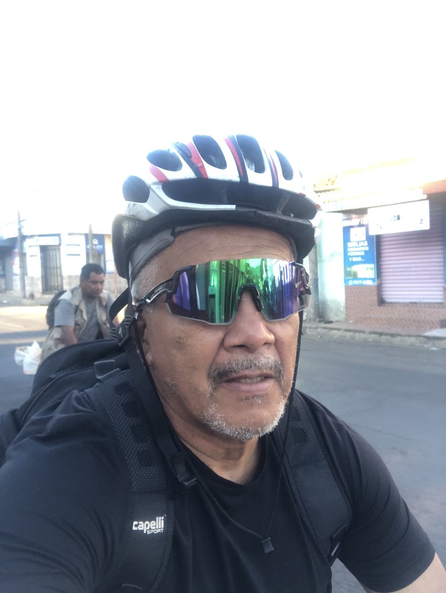 Buenos dias ; montar en bici es como la misma vida, si dejas de pedalear caes, nunca dejes de pedealear por duras q sean las pruebas; Cristo te ama