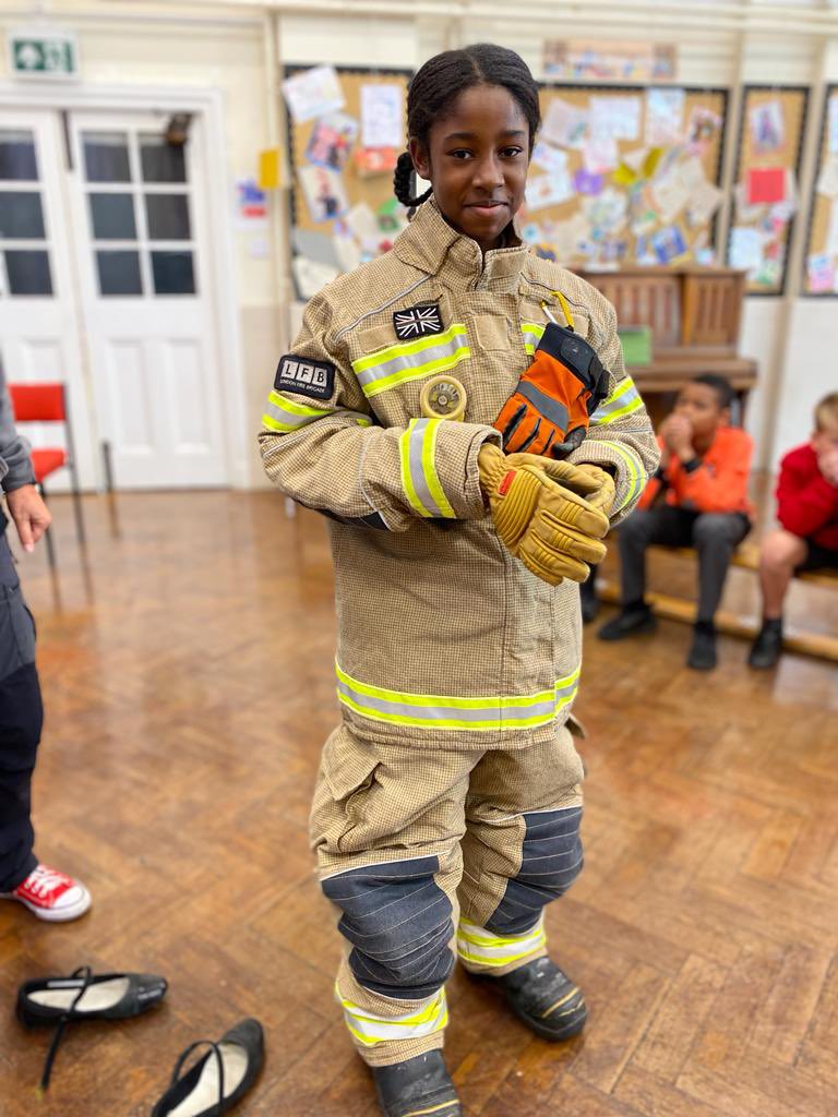 Y6 #firstaid lessons with <a href="/FABuddies/">First Aid Buddies</a> Concentrating on fire safety this week, ready for #fireworks.