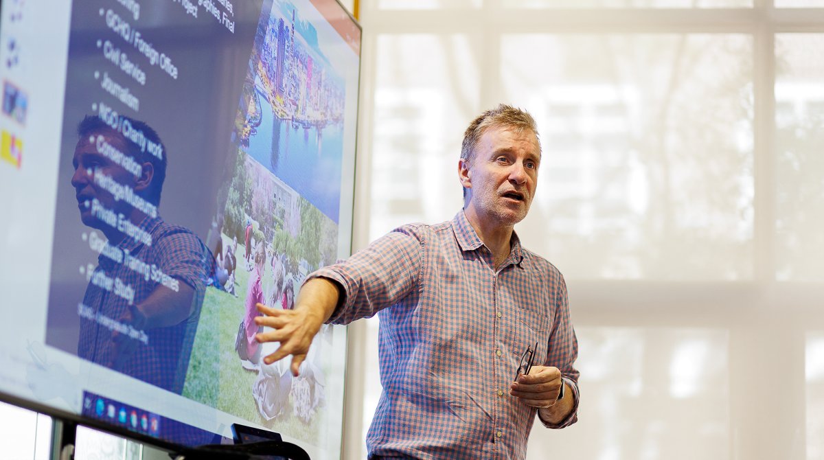 Join us on 19 November for our Postgraduate Open Day. Hosted on campus, it's a chance for you to: 

🗣️Hear from academics
🎓Chat with current students
🏫Tour our Central London campus
🤔Ask any questions you may have about your application

Sign up👇
bit.ly/3fq5dlz