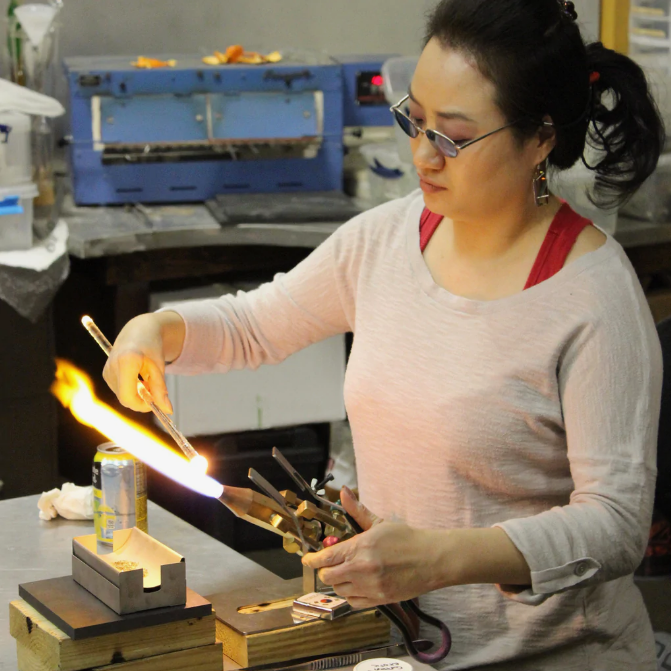 RochesterAFC's tweet photo. If you’ve ever wanted to express your creativity in glass, our Glass Flameworking Sculpture Workshop is the class for you! Sat, Nov 12th. Cost: $180 includes all materials (plus lunch)!
Register Online: https://t.co/BULOWVtATR

#glassart #flameworking #rochesterny #rocny https://t.co/SE3O86eMqx