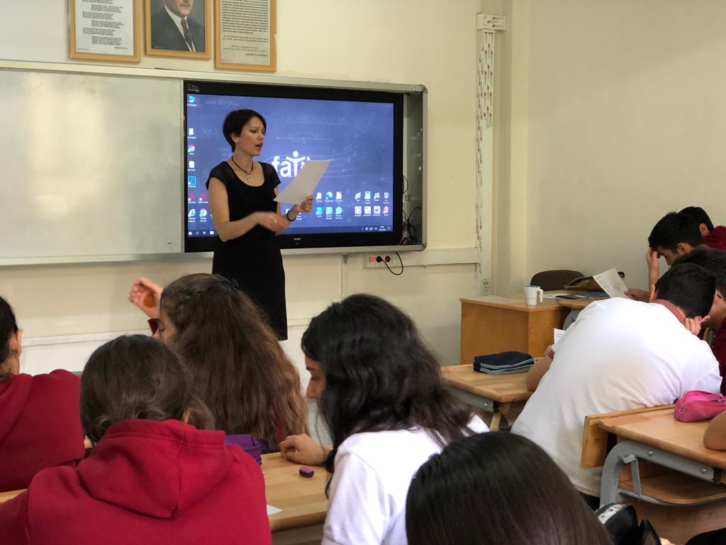 SCH Akreditasyonu Öğretmen Görevlendirme Programı ile Marmaris Hacı Ali Akın A.L., Özel Profesyonel İlgim A.L. ve Özel Marmaris Çağdaş Bilim Fen L. öğrenci ve öğretmenleri 3 hafta boyunca Çek Eğitmen Pavlina Vockova ile bir araya geldi.

<a href="/ulusalajans/">Türkiye Ulusal Ajansı 🇹🇷 Turkish NA</a> <a href="/emrecay55/">Emre ÇAY</a> <a href="/mugla_mem/">Muğla İl Millî Eğitim Müdürlüğü</a>