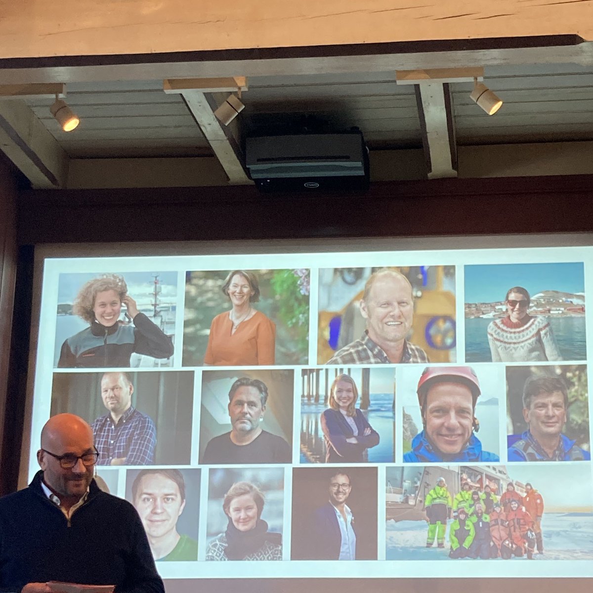 Great pitchs from @UiBmatnat researchers and amazing insights from @jameshoneyborne on the art of storytelling. Thanks @hypoxia_reefs @Natalya_Gallo and Martine for wonderful @BioUiB contributions