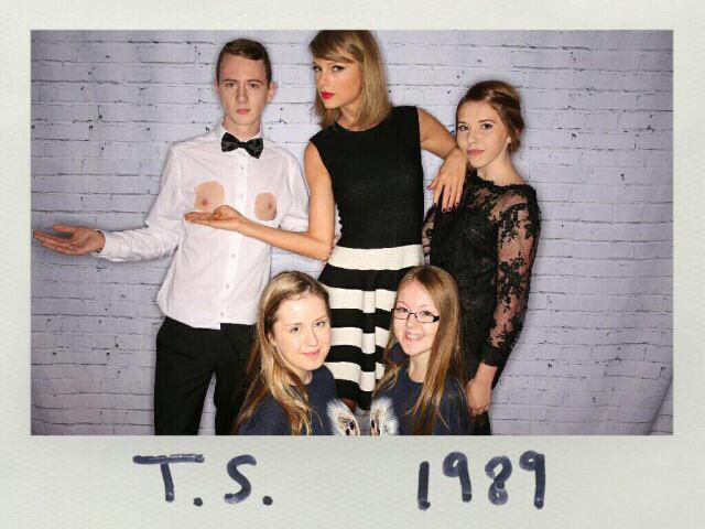 Taylor Swift’s old account tweet media