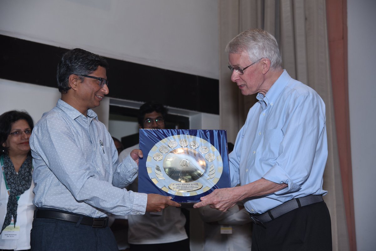 csir_ncl's tweet photo. Dr. Amol Kulkarni, Scientist, CEPD, CSIR- NCL received the prestigious Shanti Swarup Bhatnagar prize, awarded in the Engineering Science category for the year 2020 at the hands of Nobel Laureate, Prof. Sir Richard Roberts. @AshishLele3467 @CSIR_IND https://t.co/DwMjrxHJiN