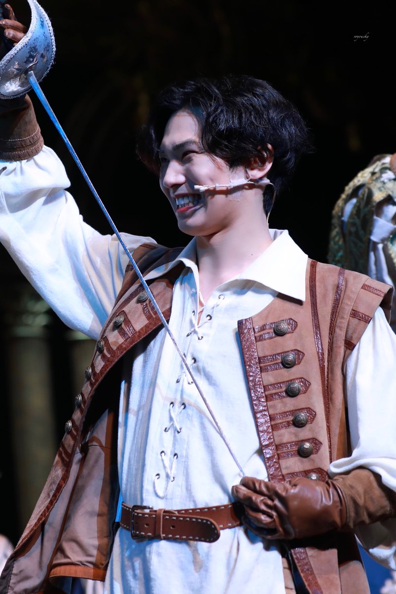 이게 사랑이 아니면 뭐겠어
<a href="/offclASTRO/">ASTRO 아스트로</a>
#아스트로 #ASTRO #라키 #ROCKY #ラキ #라키사랑둥이 #삼총사 221030