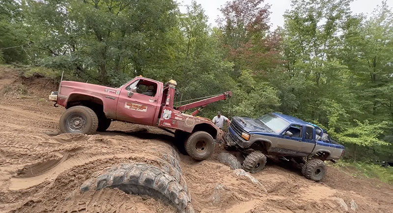 You think off-roading is fun? Try towing vehicles that break down on rugged terrain, in awkward places, in all kinds of weather. One guy who belongs to a Minnesota off-roading club has found recovering broken down 4 wheelers challenging and FUN!
https://t.co/bYFaMnIw7E https://t.co/QDR3NgDhtG