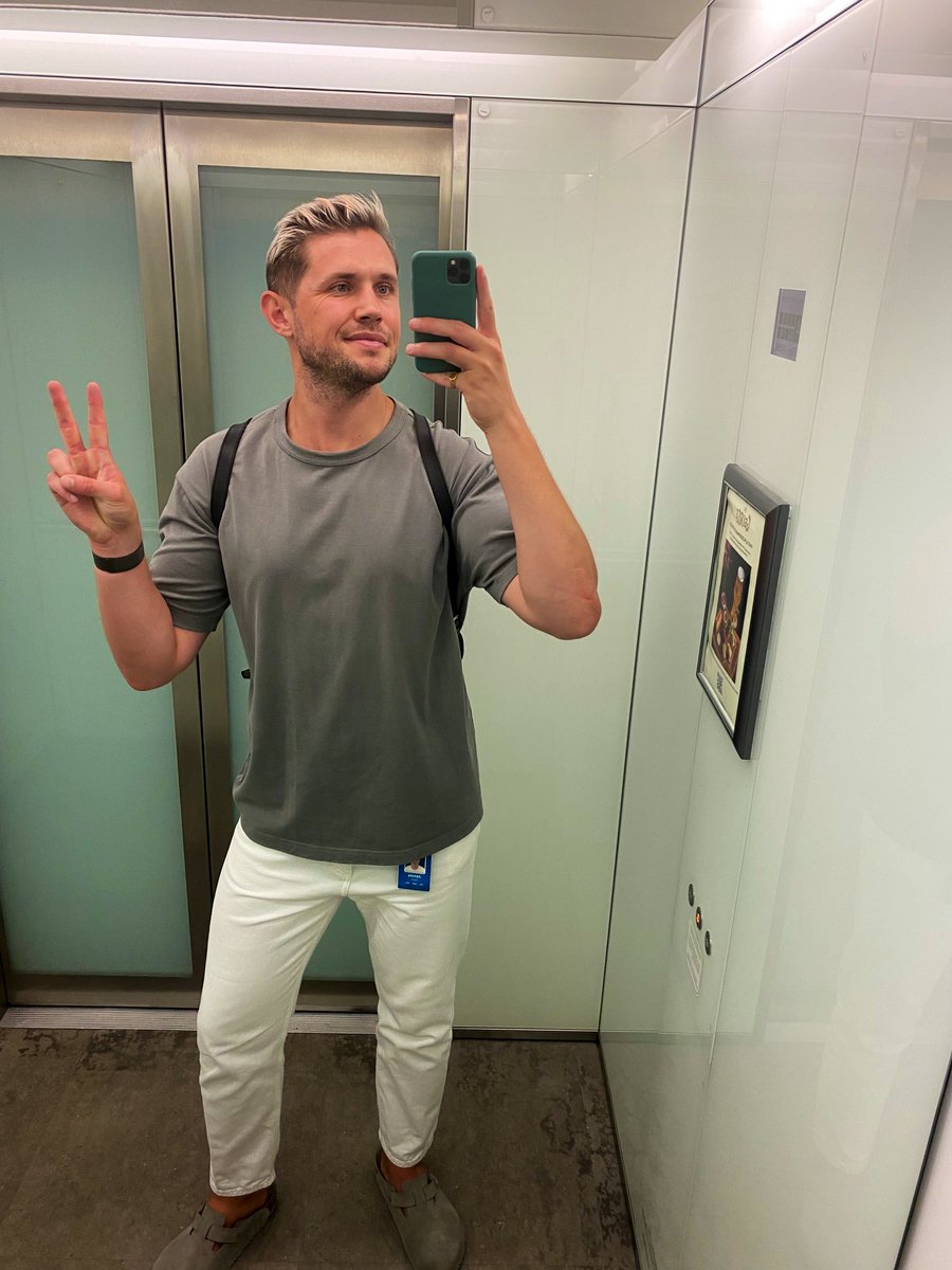 J Λ M Ξ S tweet media