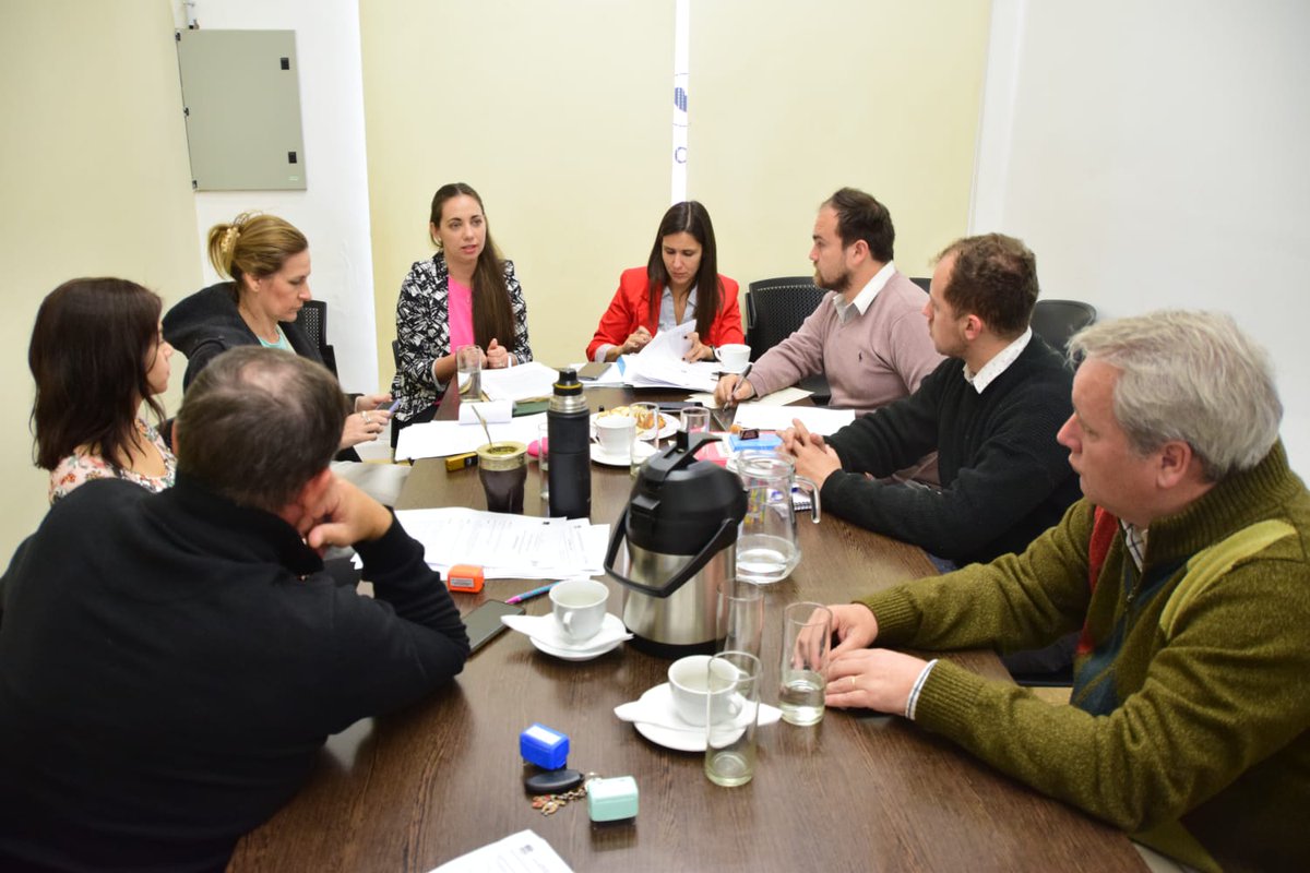 #Comisiones
En Obras Públicas con la presencia de <a href="/LucianaScromeda/">LucianaScromeda</a> Coordinadora de Tierra y Habitad de la <a href="/muniposadas/">Ciudad de Posadas</a> quien se refirió al Proyecto del Ejecutivo solicitando desafectación espacio Verde Chacra 101 y 178 de nuestra ciudad.
Pte. Comisión <a href="/MarielaDachary/">Mariela Dachary</a>