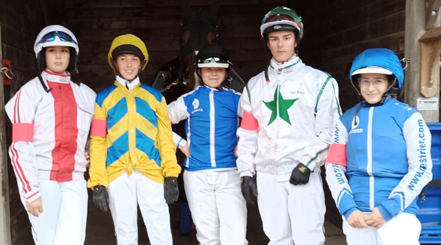 afasec_officiel's tweet photo. Félicitations à Coraline LOSAY qui a remporté la course école de Chartres le 30/10 avec GALACTEE DE CHENU, entraînée par J-M BAUDOUIN.  Bravo à tous les jeunes.
@hippodrome28 @ProvinceCourses 
@LeTrot #trot https://t.co/8xSxOU3ZXr
