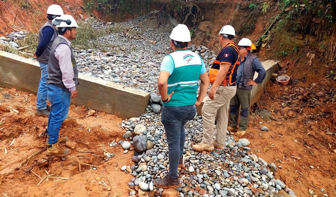 indeciperu's tweet photo. ✅#INDECI #Huánuco realizó seguimiento a la construcción de talud, sistema de drenaje y muro de contención, por peligro inminente de movimiento de masa en la localidad de Las Vegas del distrito Daniel Alomia, provincia de #LeoncioPrado, por ser un proyecto #IOARR.🇵🇪💪 https://t.co/v4HqQKxgZh