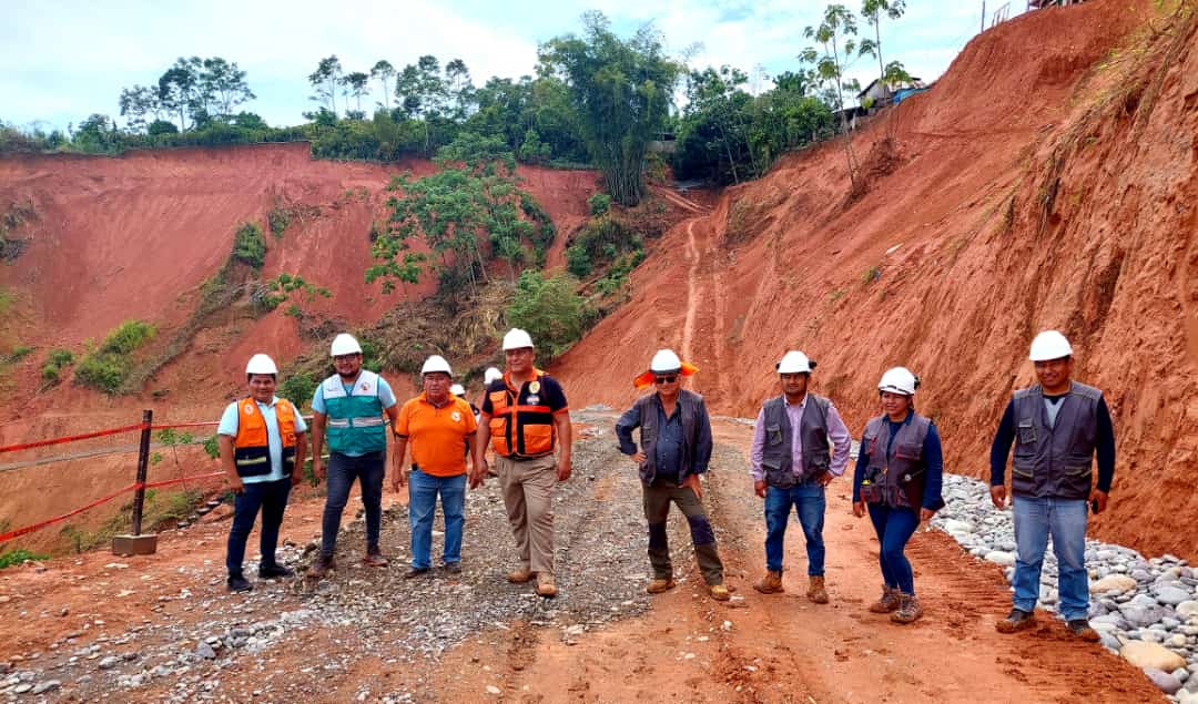 indeciperu's tweet photo. ✅#INDECI #Huánuco realizó seguimiento a la construcción de talud, sistema de drenaje y muro de contención, por peligro inminente de movimiento de masa en la localidad de Las Vegas del distrito Daniel Alomia, provincia de #LeoncioPrado, por ser un proyecto #IOARR.🇵🇪💪 https://t.co/v4HqQKxgZh