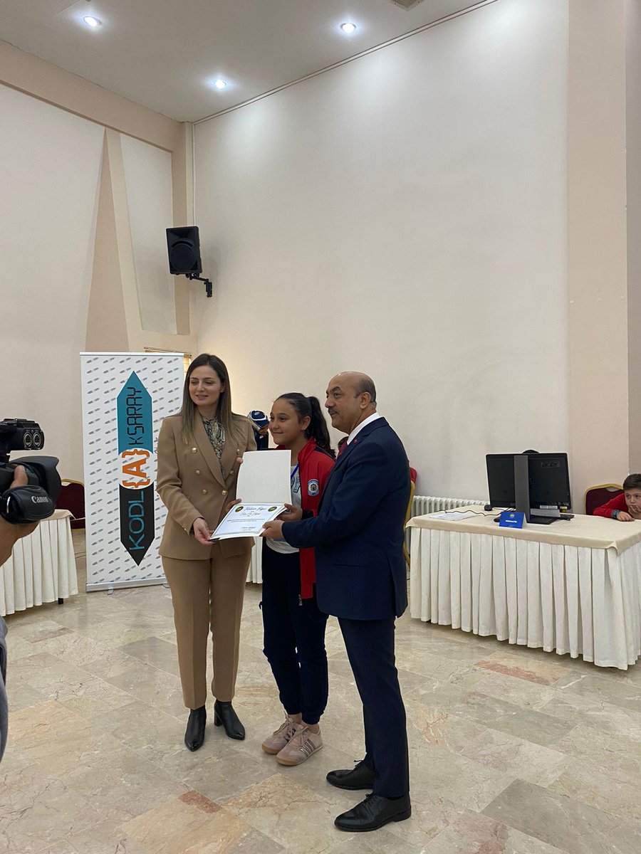 taskapiokulu's tweet photo. Aksaray ilimizde kod haftası (codeweek) kapsamında düzenlenmiş olan
Kodla{MA}Tematik isimli yarışmaya katılan öğrencilerimizi tebrik ederiz. Yarışmanın düzenlenmesinde emeği geçen herkese teşekkür ederiz.

@Aksaray_MEM 
@haciomerkartal 
@Eskil_MEM
@EskilKaymakamli 
@brahimKler2 https://t.co/ielDmnFByi