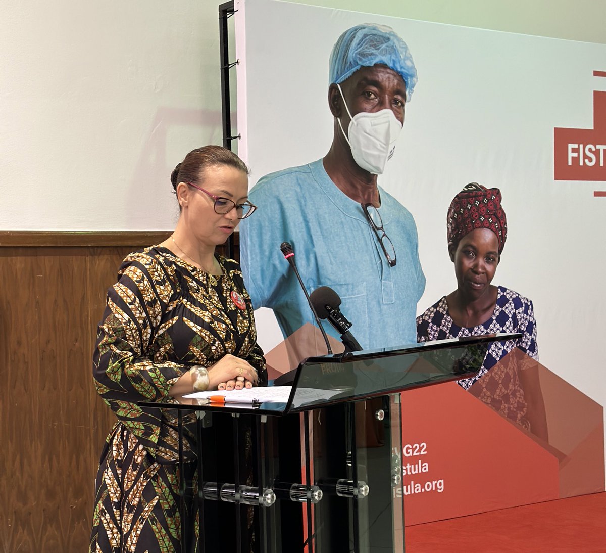 UNFPAMocambique's tweet photo. Ao proferir o discurso de abertura ao Grupo de Trabalho #IOFWG22 a Rep. do @UNFPA 🇲🇿 @BBoell destacou:
"Continuemos os nossos esforços contra #FistulaObstetrica...lembrando que não é apenas uma questão de desenvolvimento ou de saúde pública, mas uma questão de direitos humanos". https://t.co/BvGu8wti7h