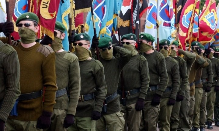Ipcress28's tweet photo. @LloydLoyalist The DUP/TUV axis and its directors and supporters in the unionist terrorist gangs wouldn't permit their most valuable broadcast outlet to investigate their illegal activities, murders, drug dealers using kids as mules, forcing families from their homes and other 'brigadier' stuff https://t.co/ch7hshN5M1
