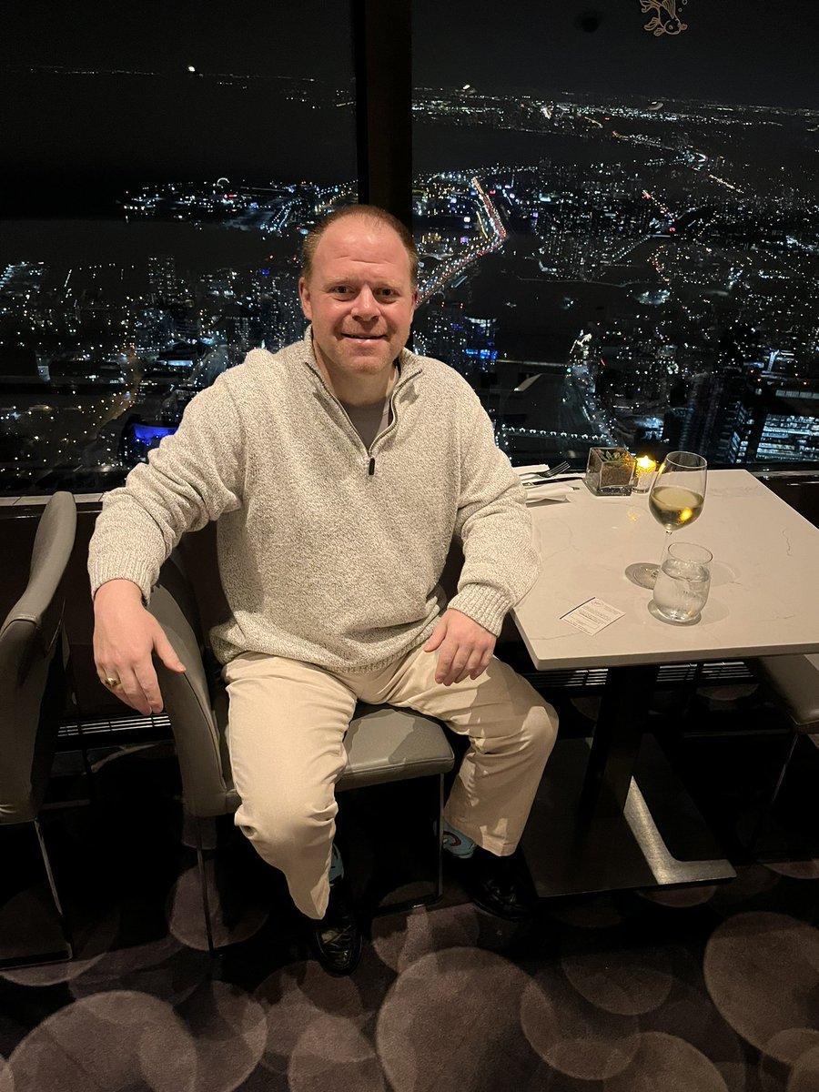 Excellent start to  #vueconfTO Followed up a great testing workshop by <a href="/_jessicasachs/">jess</a> with dinner at the 360 Restaurant on the top of the CN Tower. #vuetoronto