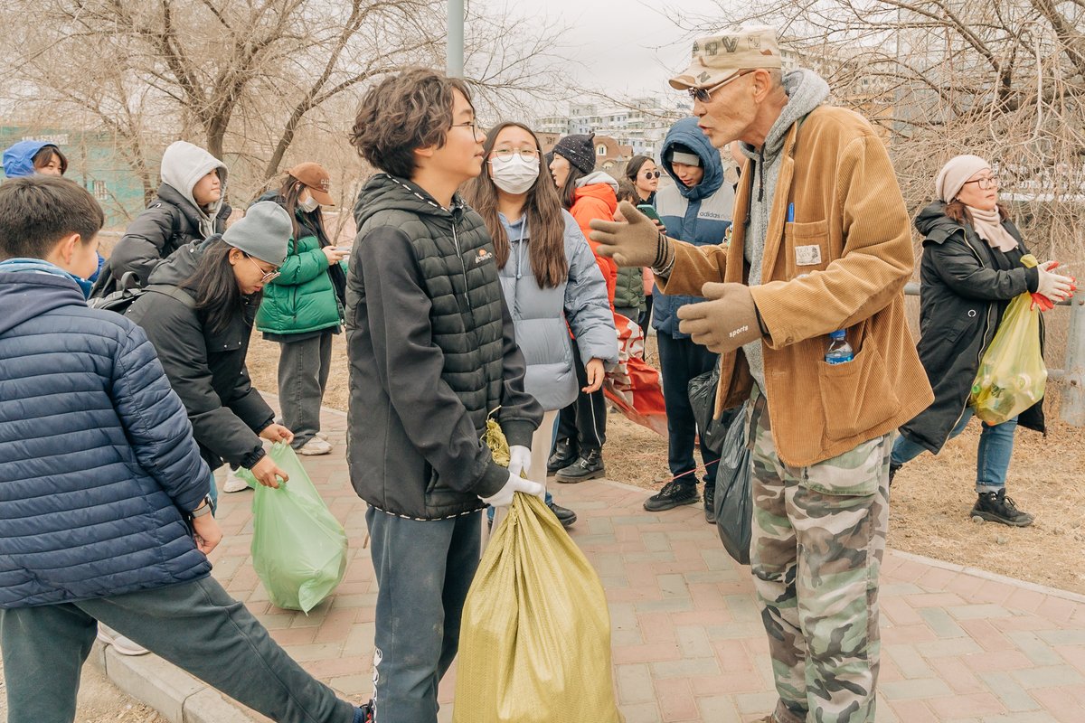 So proud of students &amp; teachers of <a href="/isumongolia/">ISU Mongolia</a> <a href="/_bsuofficial/">The British School of Ulaanbaatar</a> and @ASUlaanbaatar who collaborated with @MongolianSustainable on the weekend to clean up the Tuul River bank as part of #ISUGlobalCitizenship and #CalltoEarth initiatives