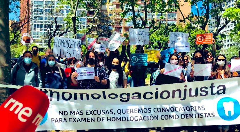 MarieGa56566574's tweet photo. @subirats9 Lujo el que se está dando España con la DISCRIMINACION de títulos extranjeros,esto no es un grifo por conveniencia,el cambio de ley no soluciona en NADA la problemática de las Homologaciones de dentistas.
Basta de apoyar la explotación a profesionales cualificados !@Mineducacion https://t.co/fL8Vc4vxGn