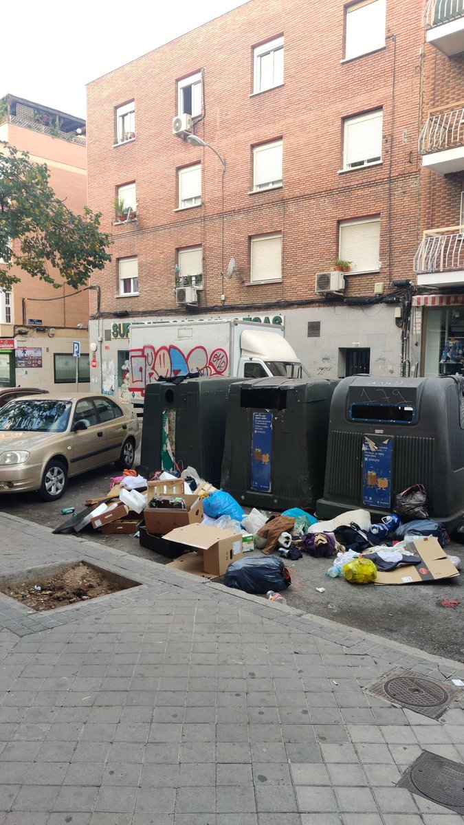 VKseDefiende's tweet photo. La basura en los barrios del sur.
Almeida: https://t.co/S2LShyMtRO